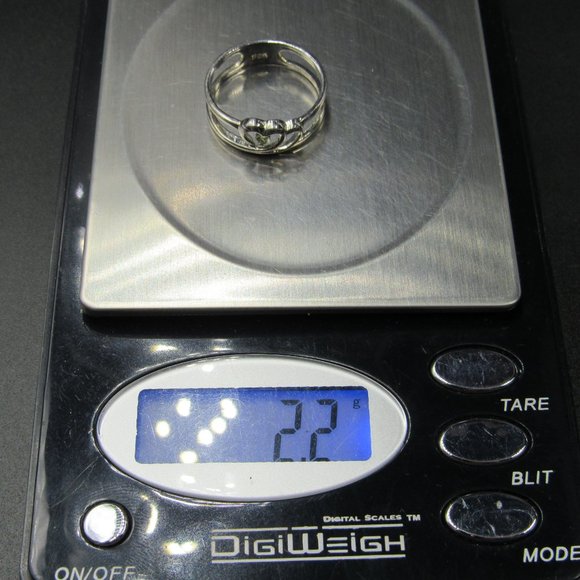 Size 7.75 Silver Tone Heart Love Crystal Band Ring Vintage - Picture 5 of 5